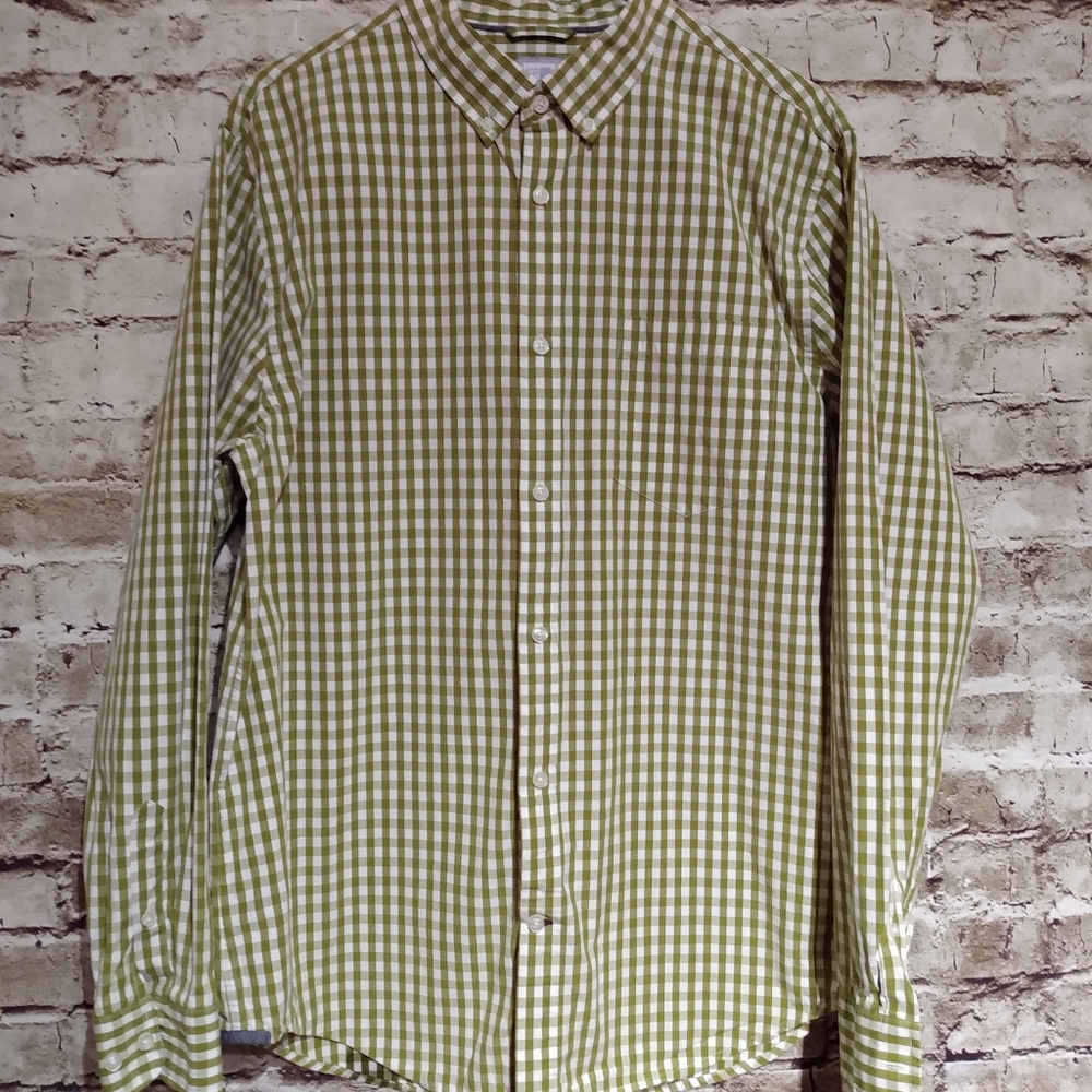 🎯Green & White Gingham button down shirt🎯